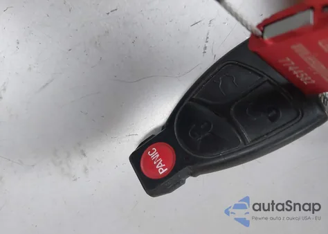 2001 Mercedes-Benz E 320 из США, поврежденный, VIN WDBJF65J01B231119